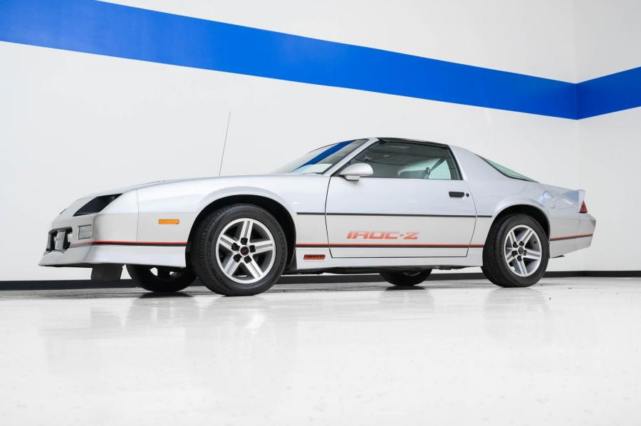  Chevrolet Camaro Z28 IROC-Z (1FP87) 1985 года  (фото 4 из 124)
